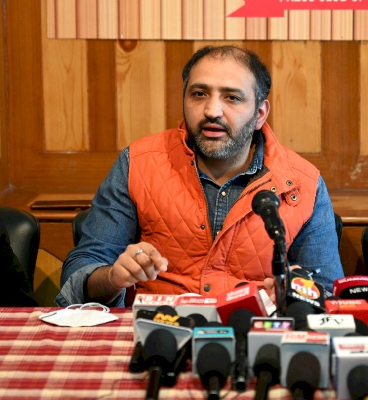 महापौर को पार्षद निलंबित करने का कोई अधिकार नहीं, कांग्रेस नगर निगम को बना रही राजनीतिक अखाड़ा : कर्ण नंदा