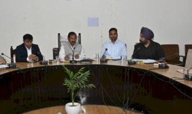 कोल डैम विस्थापितों के पुनर्वास कार्यों में तेजी लाने के निर्देश, प्लॉटों पर मूलभूत सुविधाएं सुनिश्चित करने पर दे जोर: डिवीजनल कमिश्नर