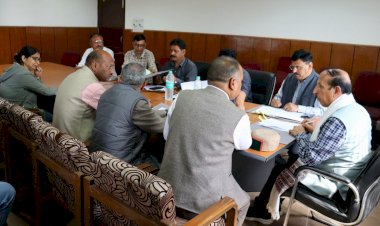 नाहन : खाद्य सुरक्षा अधिनियम की समीक्षा बैठक, पीडीएस और मिड-डे-मील की गुणवत्ता पर सख्त निर्देश