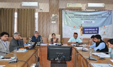 नाहन : जनगणना-2027 के प्रथम चरण की तैयारियों के लिए नाहन में जिला स्तरीय प्रशिक्षण कार्यक्रम आयोजित