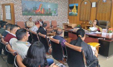 उपायुक्त गंधर्वा राठौड़ ने की गैस आपूर्ति की समीक्षा, घरेलू गैस कनेक्शनधारकों के लिए हो रही है पर्याप्त आपूर्ति, सहयोग की अपील की