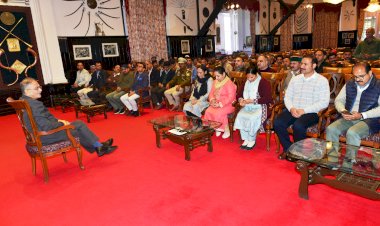 शहीद दिवस पर राज्यपाल कविन्द्र गुप्ता ने शहीद भगत सिंह, शहीद सुखदेव और शहीद राजगुरु को श्रद्धांजलि अर्पित की