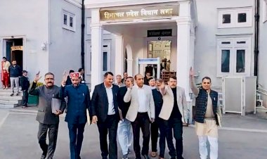 मुख्यमंत्री के जवाब से असंतुष्ट विपक्ष का वॉक आउट