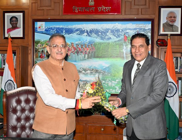 राज्यपाल से राज्य निर्वाचन आयुक्त और एचपीएसईबी अध्यक्ष ने की भेंट