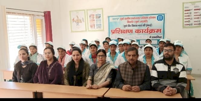 नाहन: यूको आरसेटी के जूट उत्पाद कार्यक्रम  रामाधौन पंचायत में अवलोकन किया..