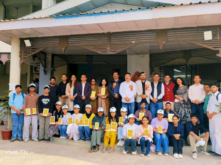 नाहन: पीजी कॉलेज में रोड़ सेफ्टी क्लब ने प्रतियोगिताओं में अव्वल आए छात्रों को नवाजा, सड़क सुरक्षा को लेकर किया जागरूक..