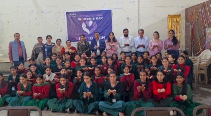 नाहन : यूनाईटेड बिस्किट ने आईटी आई में मनाया अन्तराष्ट्रीय महिला दिवस...