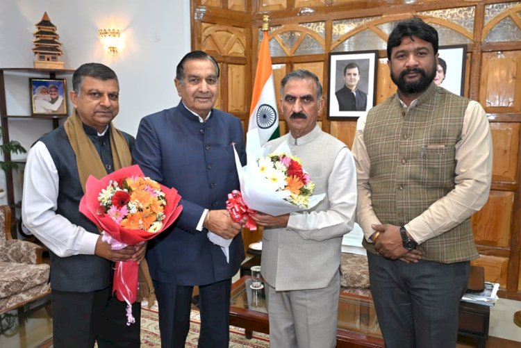 राज्य अनुसूचित जाति आयोग ने मुख्यमंत्री से की भेंट