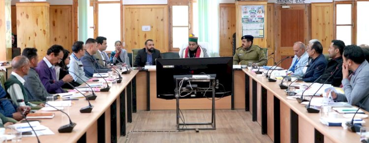 सचिव (वित्त, योजना एवं जल शक्ति विभाग) डॉ. अभिषेक जैन ने किन्नौर जिला के अधिकारियों के साथ समीक्षा बैठक की अध्यक्षता की