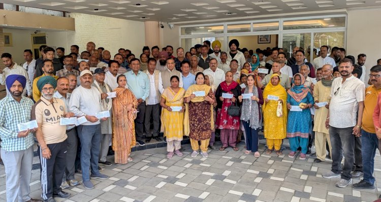 जगत सिंह नेगी ने 59 पात्र आपदा प्रभावित परिवारों को वितरित किए 75 लाख की राहत राशि के चेक