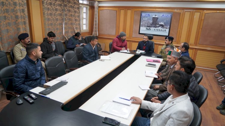 अभिभावक अपने बच्चों को लाइसेंस होल्डर होने से पूर्व वाहन चलाने न दें: उपायुक्त किन्नौर