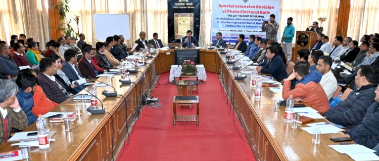 एसआईआर के तकनीकी पहलुओं को बारीकी से समझें सभी अधिकारी, न हो कोई गलती - उपायुक्त