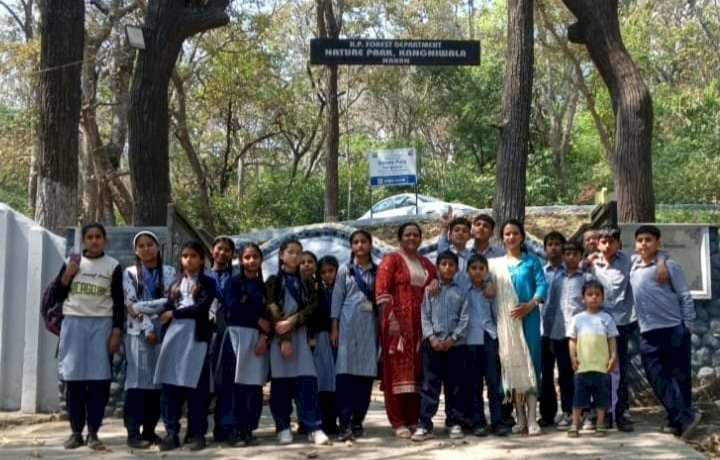 नाहन: राजकीय उच्च विद्यालय देवका के प्री-वोकेशनल  विद्यार्थियों नेचर पार्क किया भ्रमण..