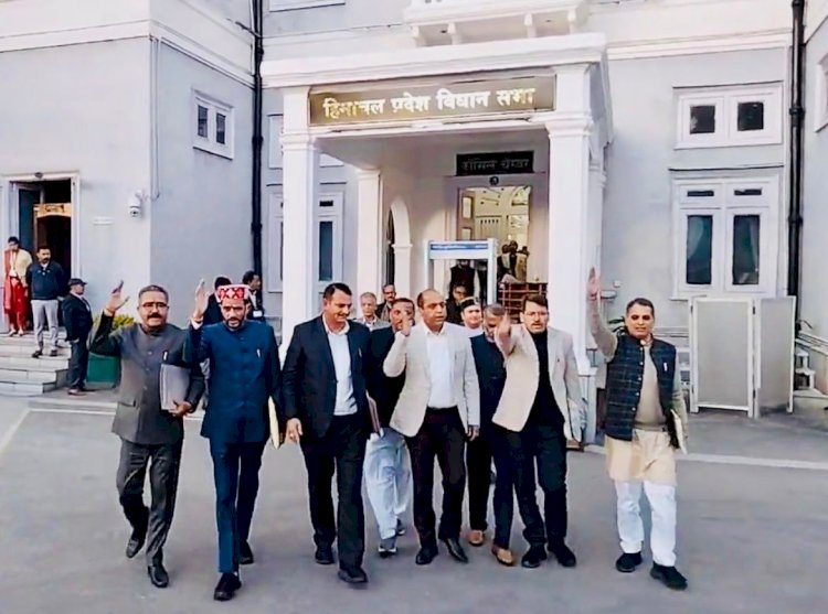 मुख्यमंत्री के जवाब से असंतुष्ट विपक्ष का वॉक आउट