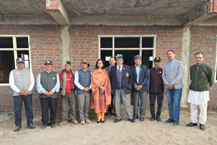 डॉ. शांडिल ने निर्माणाधीन सैनिक सामुदायिक भवन का किया निरीक्षण