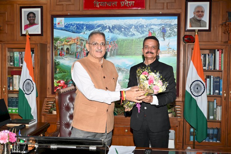 राज्यपाल से प्रधान महालेखाकार ने की भेंट