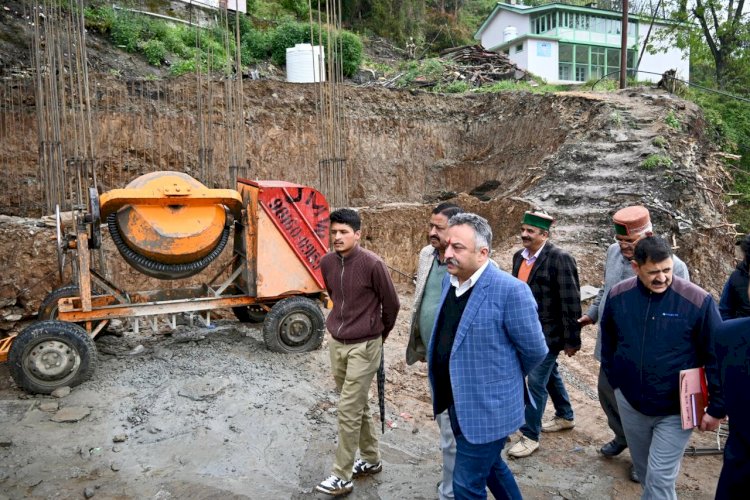 शिक्षा मंत्री ने 5.36 करोड़ से निर्माणाधीन बीडीओ कार्यालय भवन का किया निरीक्षण