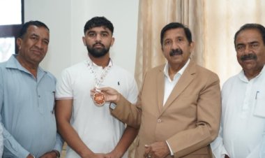 हरोली के पदक विजेता पहलवान साहिल चाड को डिप्टी सीएम ने दी बधाई