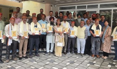 हिप्र अराजपत्रित कर्मचारी महासंघ ने किया सेवानिवृत्त गैर-राजपत्रित प्रतिनिधियों को सम्मानित