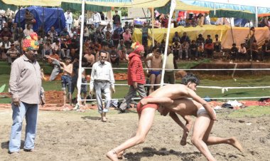 धुम्मू शाह मेले में पारंपरिक दंगल का शुभारंभ, एसपी अशोक रत्न ने की पूजा-अर्चना