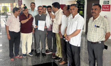 मुख्यमंत्री से टैक्सी एवं ट्रक ऑपरेटर्स के प्रतिनिधिमंडल ने भेंट की