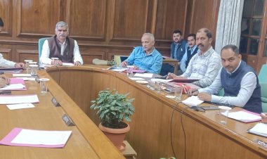 हिमाचल प्रदेश विधान सभा सचिवालय में आयोजित हुई स्थानीय निधि लेखा समिति की बैठक