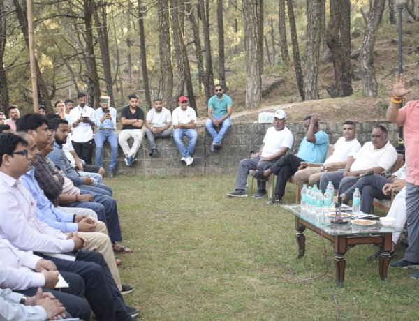 टैक्सी-ट्रक, टिप्पर एवं ऑटो आपरेटरों की समस्याओं के समाधान को सरकार प्रतिबद्ध: केवल सिंह पठानिया