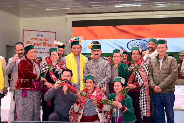 /मुख्यमंत्री ने दिए सिविल सर्विसिस अवॉर्ड, प्रेरणा स्रोत सम्मान और हिमाचल गौरव पुरस्कार