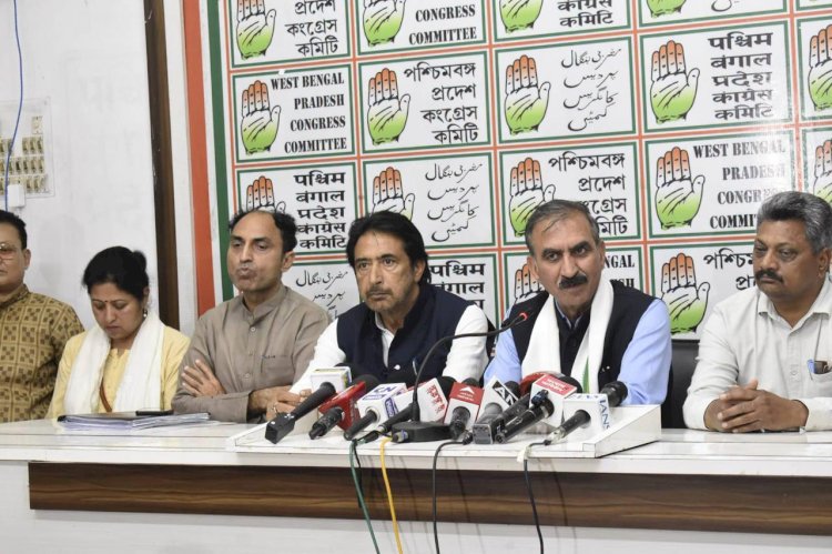 मुख्यमंत्री ने तृणमूल और भाजपा पर साधा निशाना कोलकाता में प्रेस वार्ता को श्री सुक्खू ने किया संबोधित