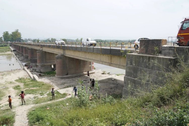 उपमुख्यमंत्री ने 37 करोड़ के घालूवाल-झलेड़ा डबल लेन पुल का किया शिलान्यास*