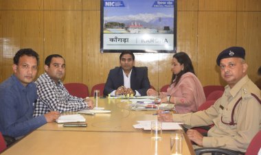 हीटवेव, वनाग्नि एवं संभावित जल संकट से निपटने के लिए समन्वित तैयारी सुनिश्चित करें : उपायुक्त हेमराज बैरवा