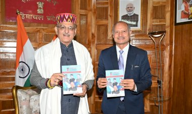 राज्यपाल ने ‘माय हिमाचल, माय जर्नी’ पुस्तक का विमोचन किया