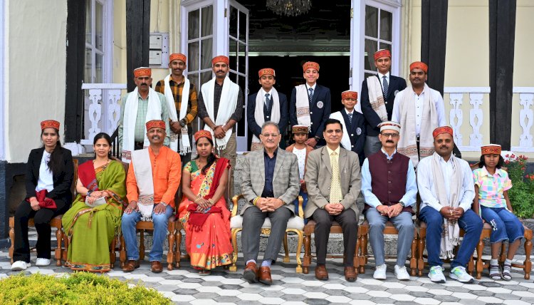 लोक भवन में गुजरात और महाराष्ट्र के स्थापना दिवस आयोजित