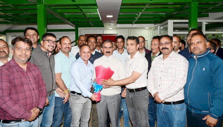 राज्य सरकार कर्मचारियों के कल्याण के लिए प्रतिबद्धः मुख्यमंत्री एचपीएसएमए के प्रतिनिधिमंडल ने  की भेंट