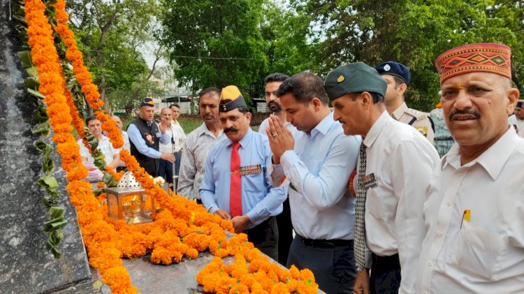 शहीद सूबेदार बलदेव कुमार शर्मा को दी श्रद्धांजलि, वीर नारी का किया गया सम्मान