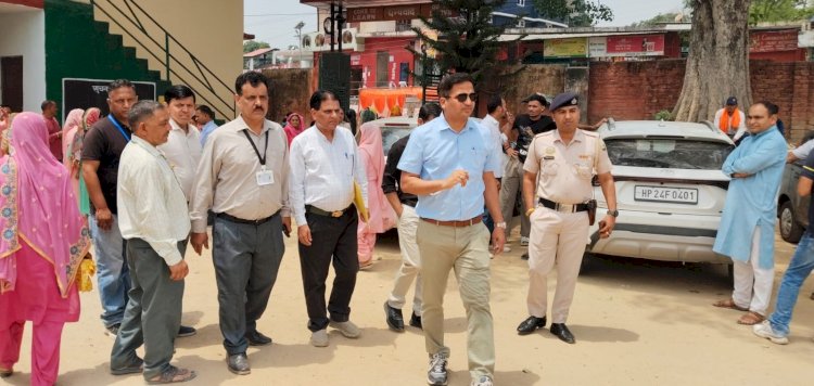 द्वितीय चरण के शांतिपूर्ण एवं निष्पक्ष मतदान सुनिश्चित करने के लिए दिनभर सक्रिय रहा जिला प्रशासन, विभिन्न मतदान केंद्रों का किया निरीक्षण