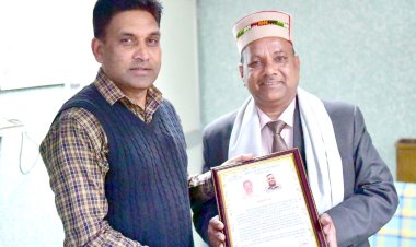 सूचना एवं जन संपर्क विभाग में निजी सहायक सदानन्द कपिल सेवानिवृत्त