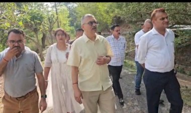 नाहन: ऐतिहासिक विला राउन्ड के संरक्षण को लेकर विधायक अजय सोलंकी ने अधिकारियों व पार्षदों साथ लिया जायजा...
