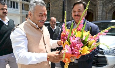 जन समस्याओं का समाधान तीव्रता से करें अधिकारी - रोहित ठाकुर