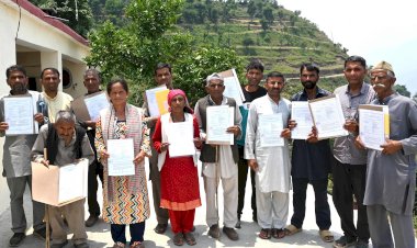 नाहन : वन अधिकार अधिनियम से बदली 28 परिवारों की जिंदगी.... प्रदेश सरकार ने भूमिहीन परिवारों को दिया सुरक्षा, सम्मान और आत्मनिर्भरता का आधार