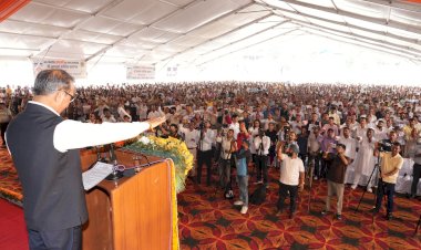 मुख्यमंत्री ने कांगड़ा जिले के नवनिर्वाचित पंचायत प्रधानों एवं उप-प्रधानों को शपथ दिलाई