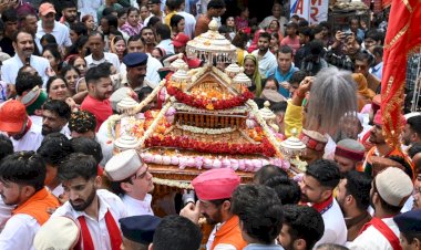तीन दिवसीय राष्ट्रीय स्तरीय माँ शूलिनी मेला आरम्भ.... स्वास्थ्य मंत्री डॉ. शांडिल ने किया विधिवत शुभारम्भ