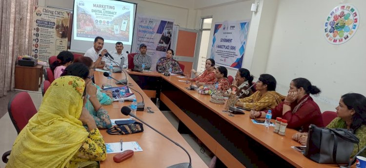 डिजिटल मार्केटिंग और जीईएम पोर्टल से जुड़कर बढ़ाएं कारोबार उद्योग विभाग ने उद्यमियों के लिए सलासी में आयोजित की कार्यशाला