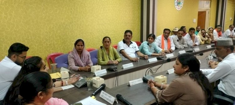 जिला परिषद के सभी 19 नवनिर्वाचित सदस्यों ने ली शपथ