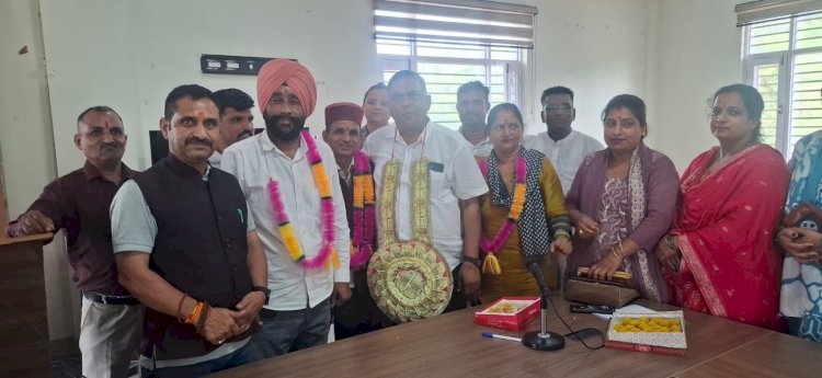 नाहन : बी.डी.सी. चुनाव में  रमेश चौधरी अध्यक्ष एवं श्रीमती माया देवी उपाध्यक्ष निर्वाचित