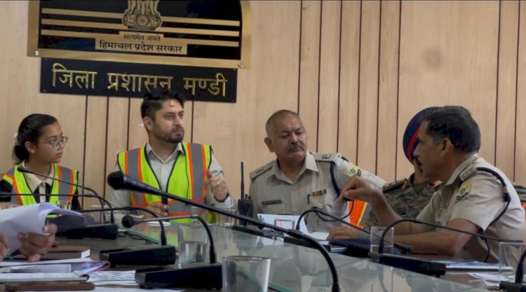 मंडी की बोर्ड टॉपर अलीशा बनीं एक दिन की उपायुक्त 99.57 प्रतिशत अंक हासिल करने वाली छात्रा ने सुनीं जनसमस्याएं, शपथ ग्रहण समारोह और मॉक ड्रिल में लिया भाग