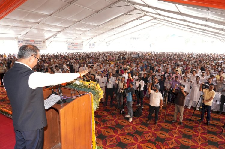 मुख्यमंत्री ने कांगड़ा जिले के नवनिर्वाचित पंचायत प्रधानों एवं उप-प्रधानों को शपथ दिलाई