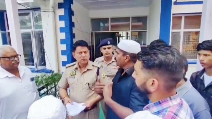 नाहन: पवित्र कुरान को लेकर सोशल मीडिया में अभद्र टिप्पणी से  मुस्लिम समुदाय खफ़ा, एसपी से मिलकर सख्त कारवाई की गुहार लगाई..