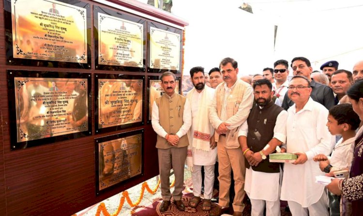 मुख्यमंत्री ने नेरी कलां में 90.66 करोड़ रुपये की 12 विकास परियोजनाओं के उद्घाटन एवं शिलान्यास किए