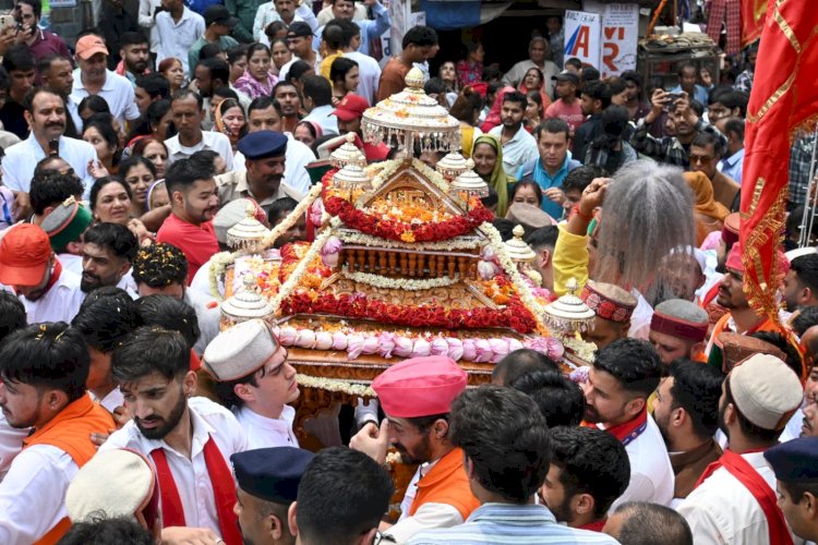 तीन दिवसीय राष्ट्रीय स्तरीय माँ शूलिनी मेला आरम्भ.... स्वास्थ्य मंत्री डॉ. शांडिल ने किया विधिवत शुभारम्भ